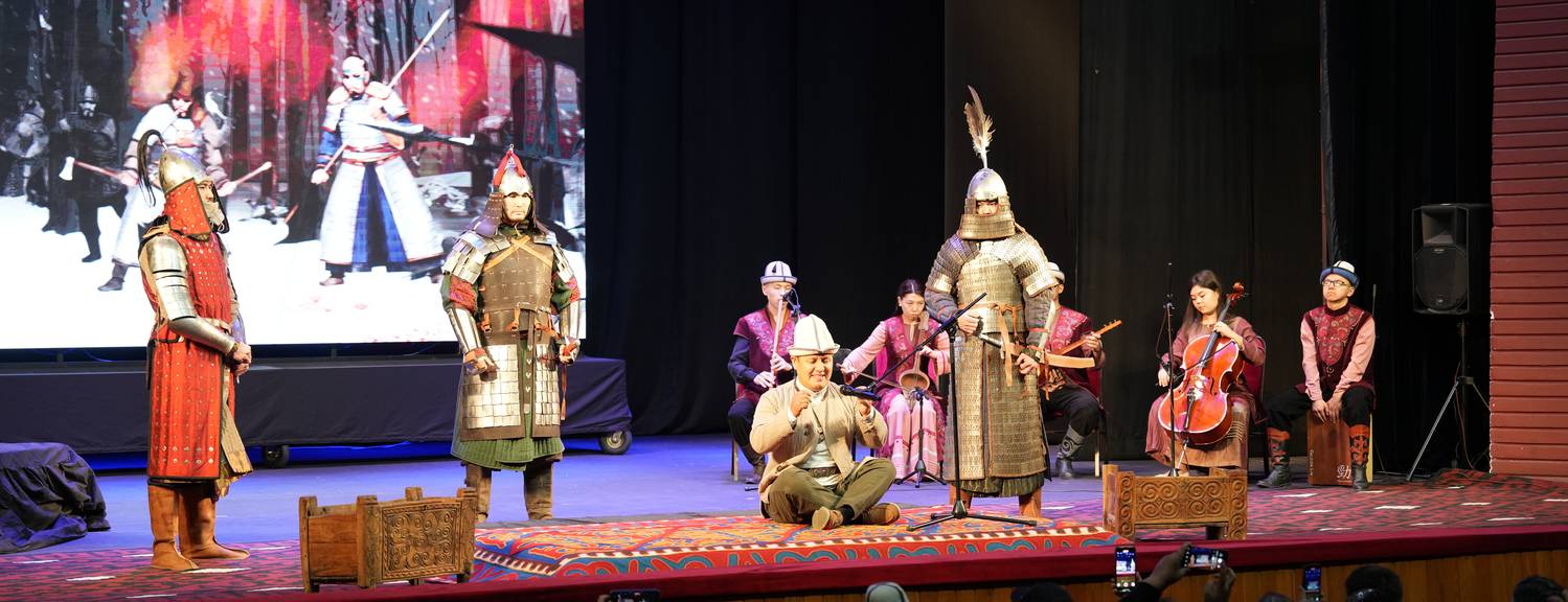 Тойбосс Бишкекте «Шибер кыргыздардын доору» китебинин бет ачары «Тойбосс» колдоосу менен өттү