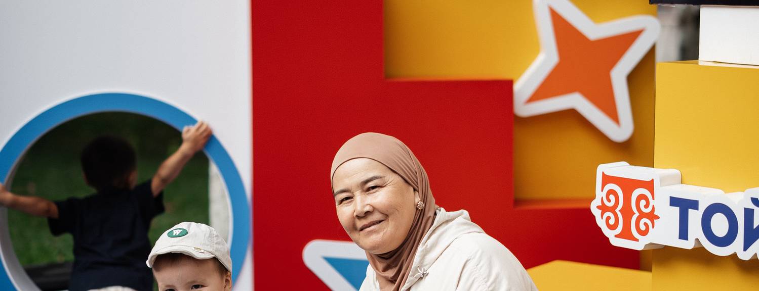 Тойбосс Ошто ТОЙ ФЕСТ 2025: 2000ден ашуун конок, фуд-зона, сынактар жана ТОЙБОССтун концерти